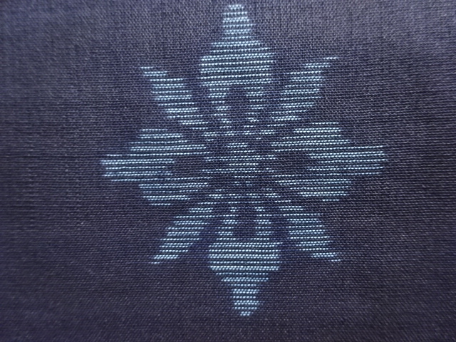 アンティーク　花菱模様織り出し本場夏大島紬着物